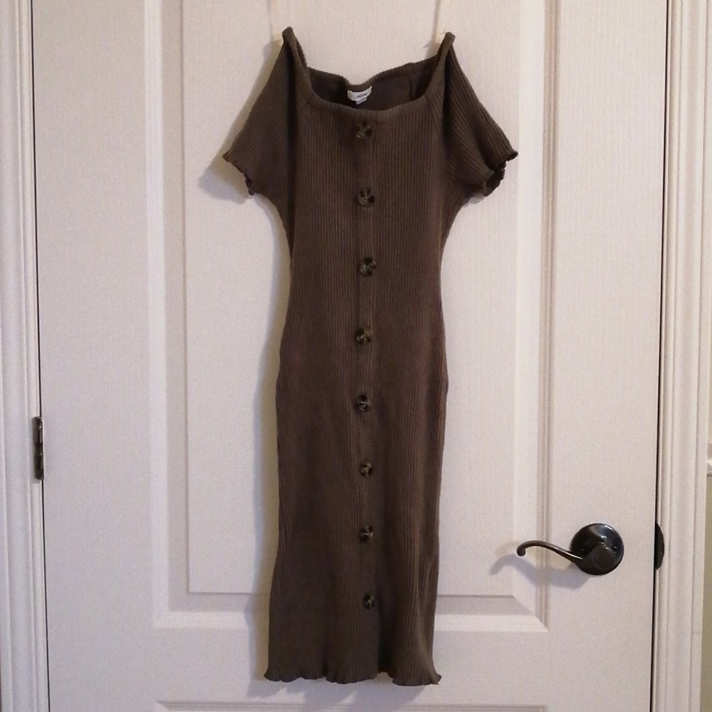 Dress - Picture 7 of 7